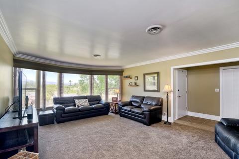 1643 Humphrey Pl, Escondido, CA 92025 photo 4