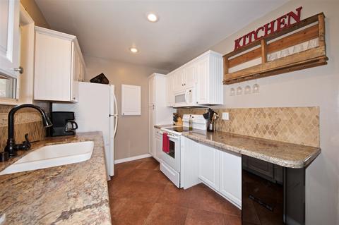 1260 Barbara Dr, Vista, CA 92084 photo 11