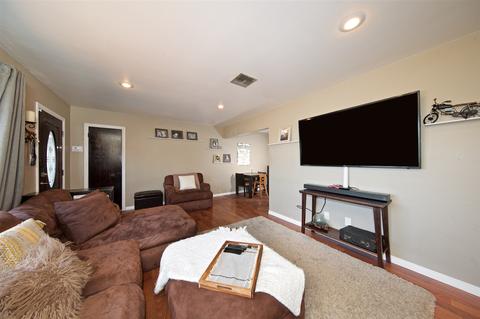 1260 Barbara Dr, Vista, CA 92084 photo 8