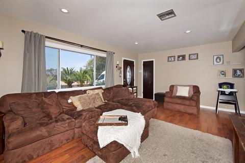 1260 Barbara Dr, Vista, CA 92084 photo 7