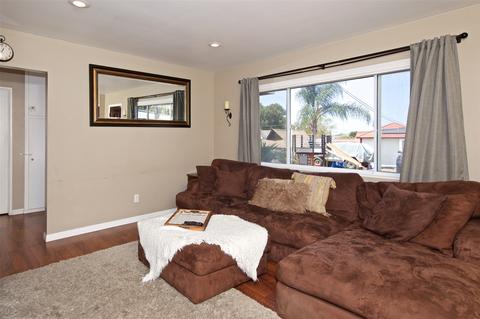 1260 Barbara Dr, Vista, CA 92084 photo 5
