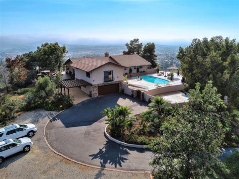 1869 Elevado Rd, Vista, CA 92084 photo 2