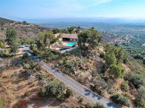 1869 Elevado Rd, Vista, CA 92084 photo 3