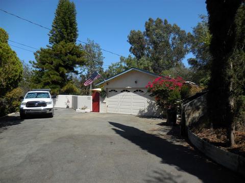 1879 Davis Dr, Fallbrook, CA 92028 photo 2