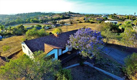 4951 San Jacinto Cir, Fallbrook, CA 92028 photo 2