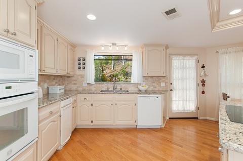 1324 Burris, El Cajon, CA 92019 photo 4