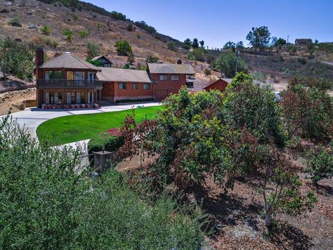 2063 Rainbow Glen Rd, Fallbrook, CA 92028 photo 2
