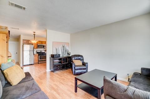 1011 Bartlett Dr, Vista, CA 92084 photo 4