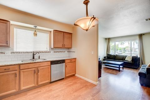 1011 Bartlett Dr, Vista, CA 92084 photo 7