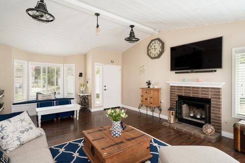 1989 Longfellow Rd, Vista, CA 92081 photo 4