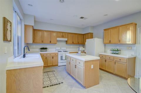 1059 Greenway Rd, Oceanside, CA 92057 photo 8