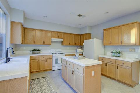 1059 Greenway Rd, Oceanside, CA 92057 photo 9