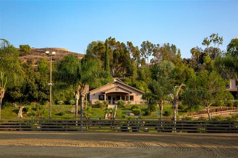 1291 Summit Pl, Escondido, CA 92025 photo 24