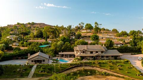 1291 Summit Pl, Escondido, CA 92025 photo 2