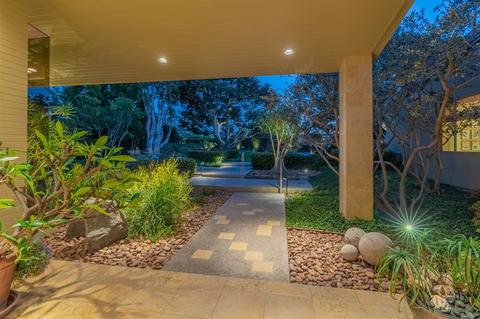 7777 Starlight Dr, La Jolla, CA 92037 photo 3