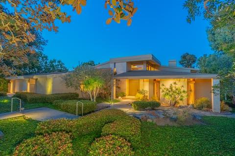 7777 Starlight Dr, La Jolla, CA 92037 photo 2
