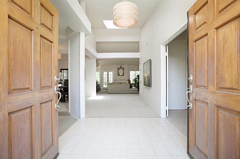 252 Silvercreek Gln, Escondido, CA 92029 photo 2
