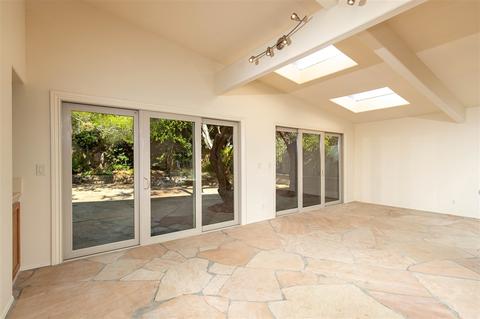 8302 Sugarman Dr, La Jolla, CA 92037 photo 12