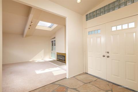 8302 Sugarman Dr, La Jolla, CA 92037 photo 2