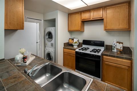3021 Golden Oak Way, Spring Valley, CA 91978 photo 8