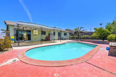 1652 La Corta, Lemon Grove, CA 91945 photo 2