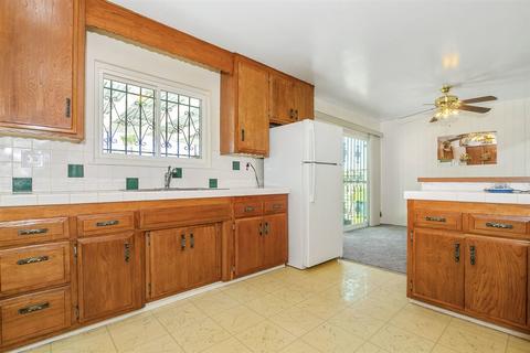 1652 La Corta, Lemon Grove, CA 91945 photo 9