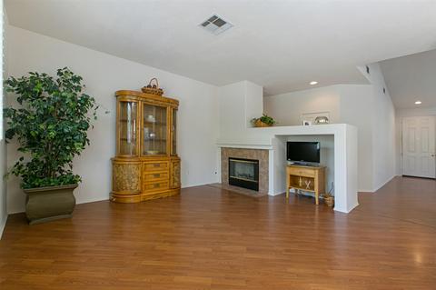 912 Glendora Dr, Oceanside, CA 92057 photo 5