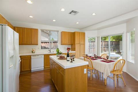 912 Glendora Dr, Oceanside, CA 92057 photo 9