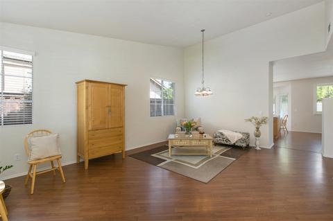 912 Glendora Dr, Oceanside, CA 92057 photo 3
