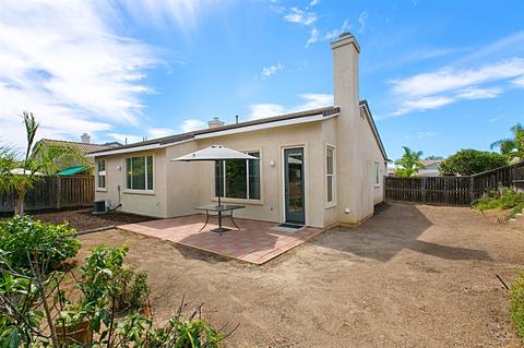 1120 Azul Ct, Oceanside, CA 92057 photo 2