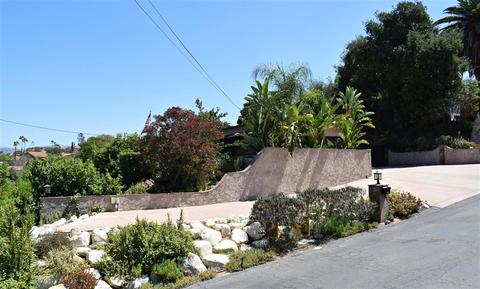 9225 Jovic Rd, Lakeside, CA 92040 photo 2