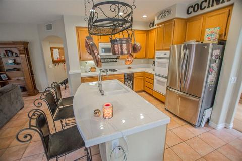 582 Padrone Pl, Chula Vista, CA 91910 photo 4