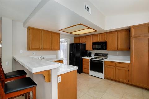 711 Foxwood Dr, Oceanside, CA 92057 photo 8