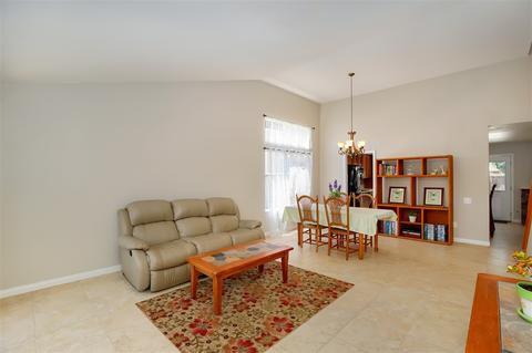 711 Foxwood Dr, Oceanside, CA 92057 photo 3