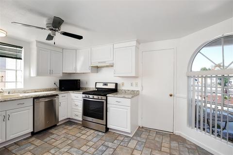 608 Myrtlewood Ct, Oceanside, CA 92058 photo 9