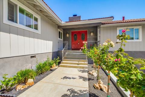 1656 High Crst, Escondido, CA 92025 photo 2