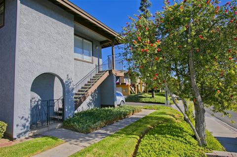 302 Graves Ct, El Cajon, CA 92021 photo 2