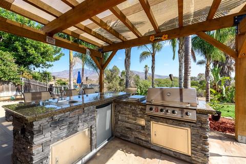 9465 Avenida Acero, Spring Valley, CA 91977 photo 18