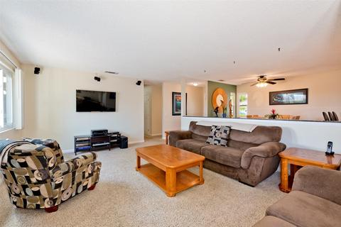 9465 Avenida Acero, Spring Valley, CA 91977 photo 3