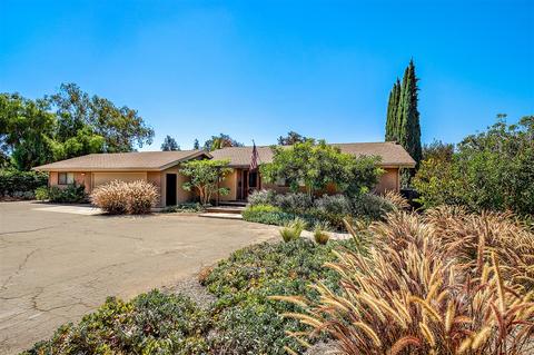 1192 Beverly Dr, Vista, CA 92084 photo 1