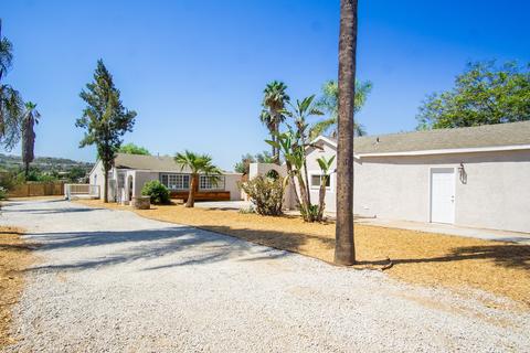 7653 Seneca Pl, La Mesa, CA 91942 photo 4