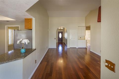 2462 Live Oak Rd, Escondido, CA 92029 photo 2