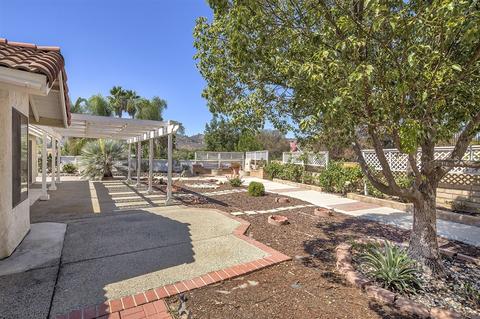 2462 Live Oak Rd, Escondido, CA 92029 photo 22