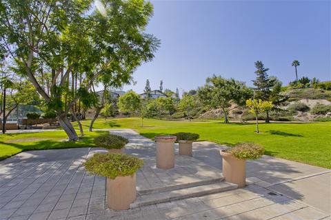 10022 Nuerto Ln, Spring Valley, CA 91977 photo 19