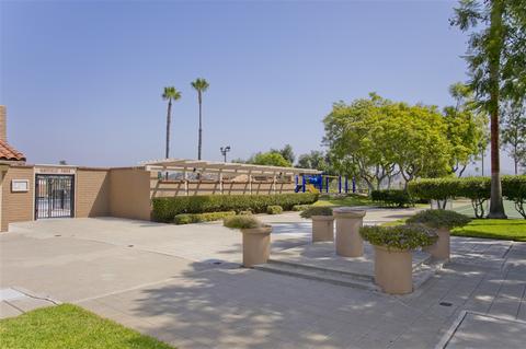 10022 Nuerto Ln, Spring Valley, CA 91977 photo 22