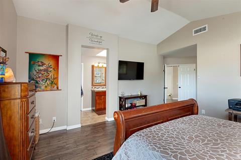 27595 Dandelion Ct, Temecula, CA 92591 photo 17