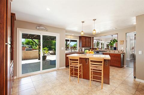 27595 Dandelion Ct, Temecula, CA 92591 photo 8