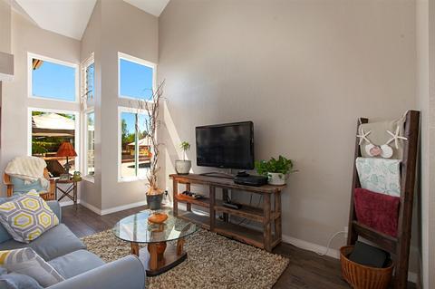 27595 Dandelion Ct, Temecula, CA 92591 photo 5