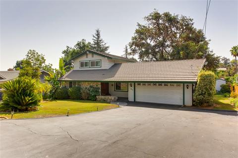 411 Condado Way, Escondido, CA 92025 photo 2