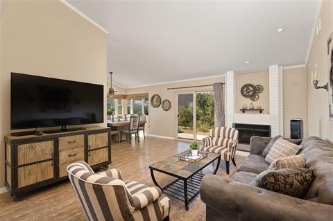 2147 Camino Dr, Escondido, CA 92026 photo 3